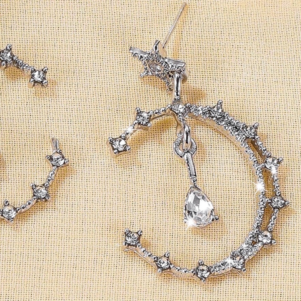 2/$20! Silver Crystal Star & Moon Earrings - Picture 5 of 10